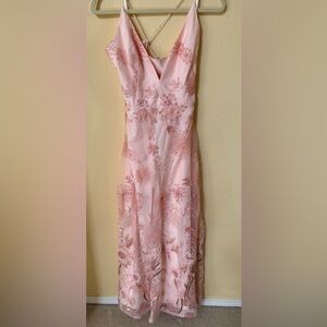 Minuet Maxi Dress Flowy w/Open Back in Beautiful Blush Embroidered Size Large
